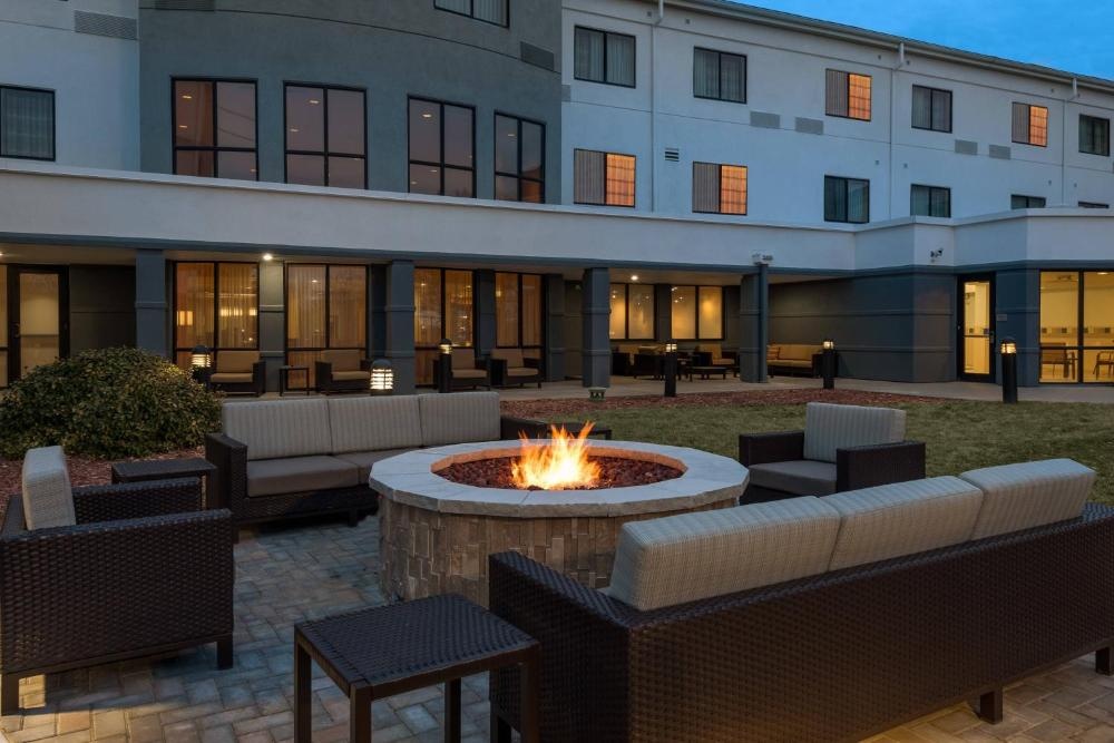 Courtyard by Marriott Junction City
